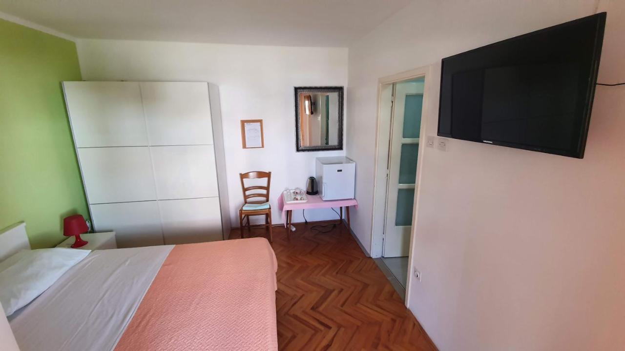 Double Rooms With Terrace Tomica Baška Eksteriør bilde