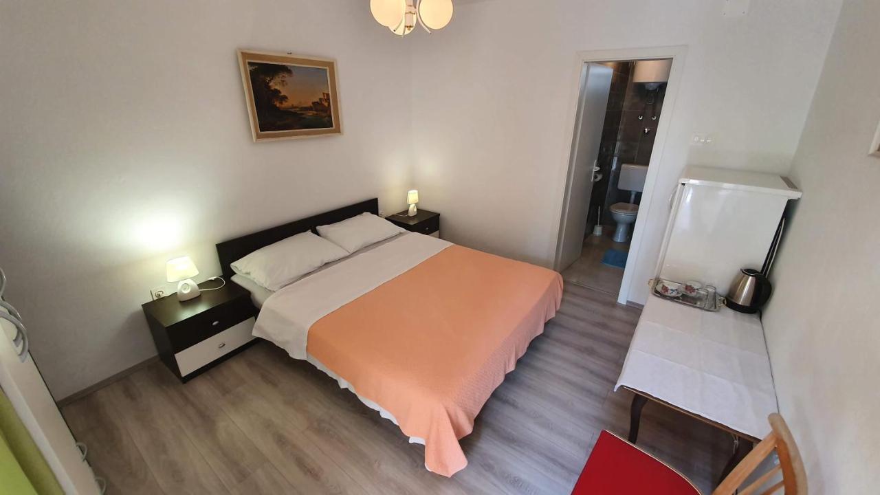 Double Rooms With Terrace Tomica Baška Eksteriør bilde