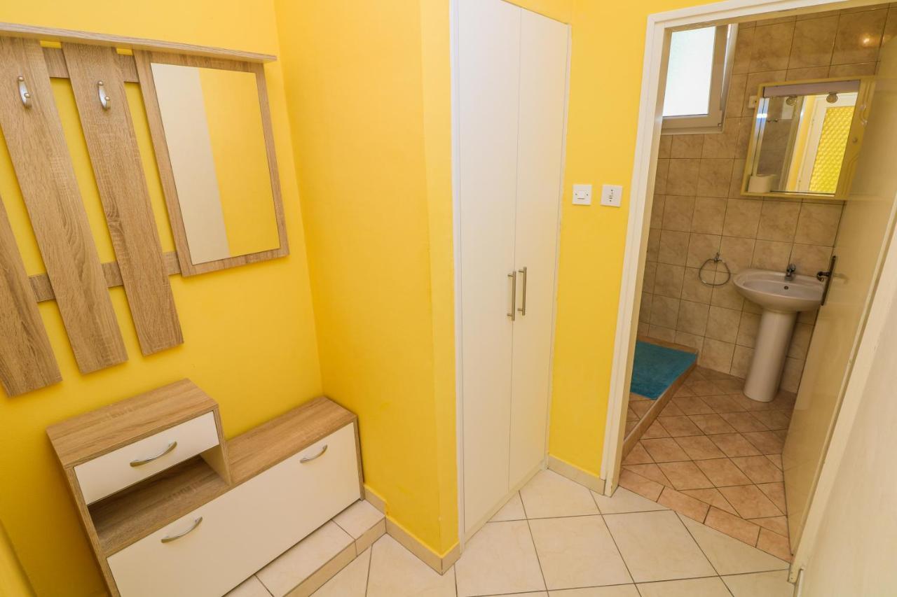 Double Rooms With Terrace Tomica Baška Eksteriør bilde