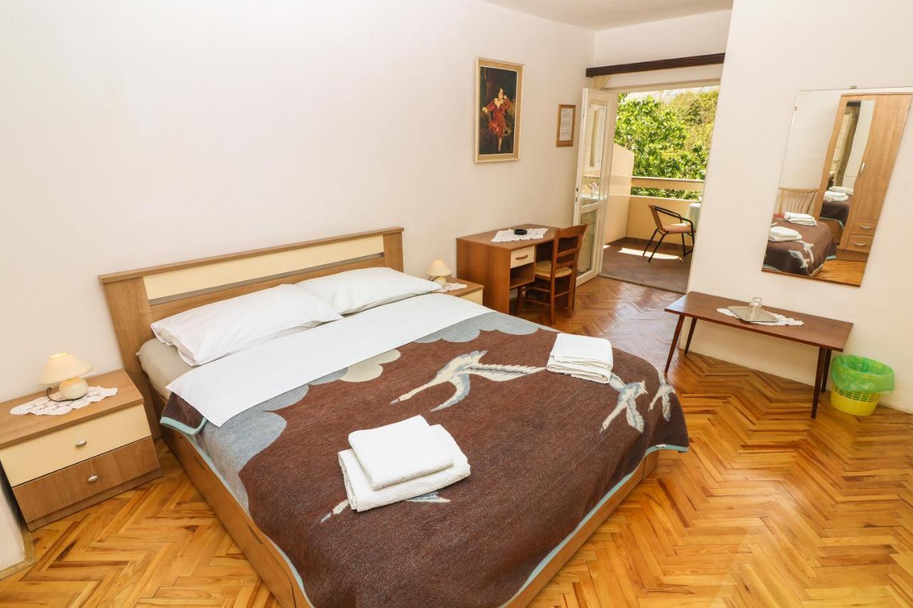 Double Rooms With Terrace Tomica Baška Eksteriør bilde