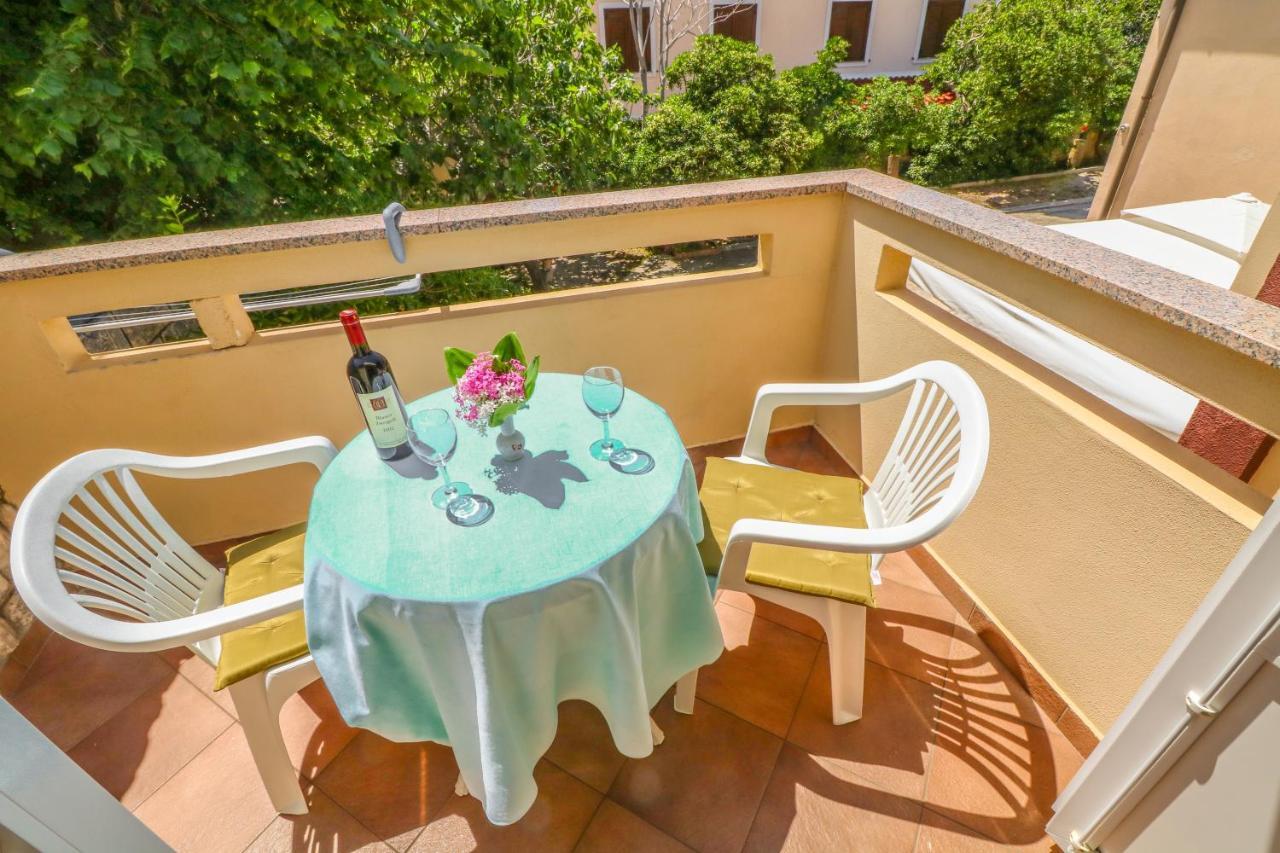 Double Rooms With Terrace Tomica Baška Eksteriør bilde