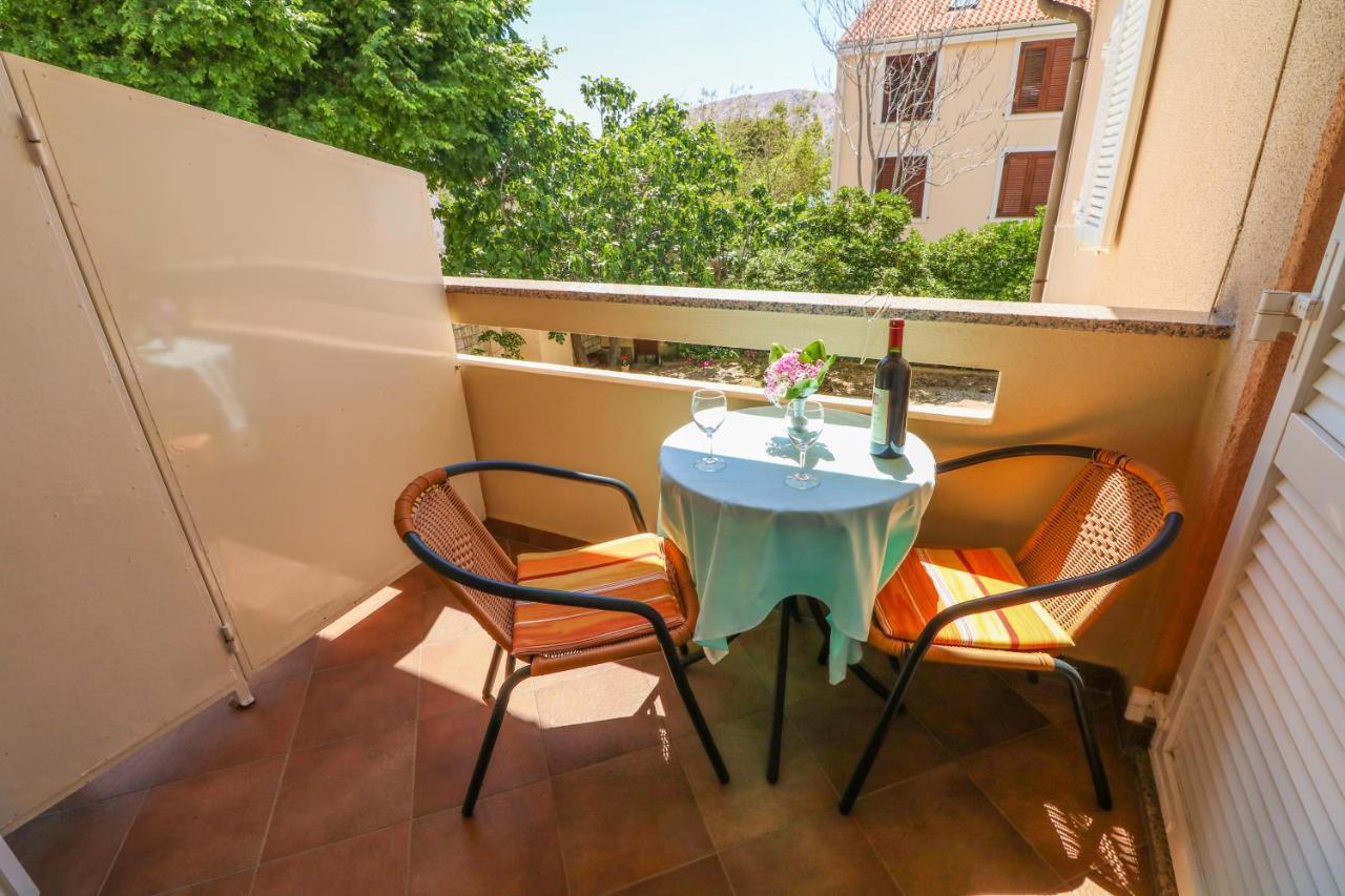 Double Rooms With Terrace Tomica Baška Eksteriør bilde