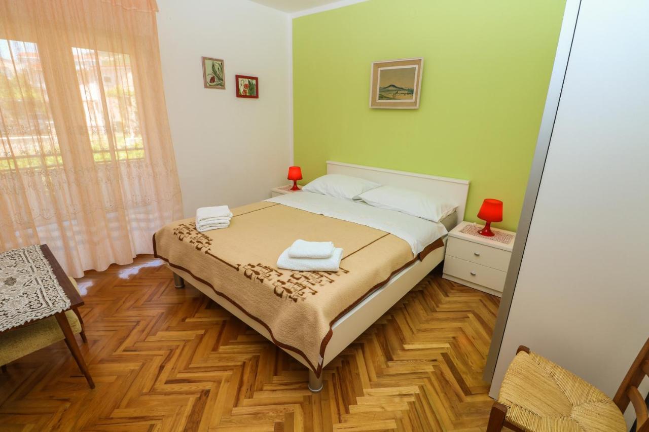Double Rooms With Terrace Tomica Baška Eksteriør bilde